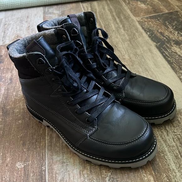 Mens Volcom Boots - Picture 1 of 9
